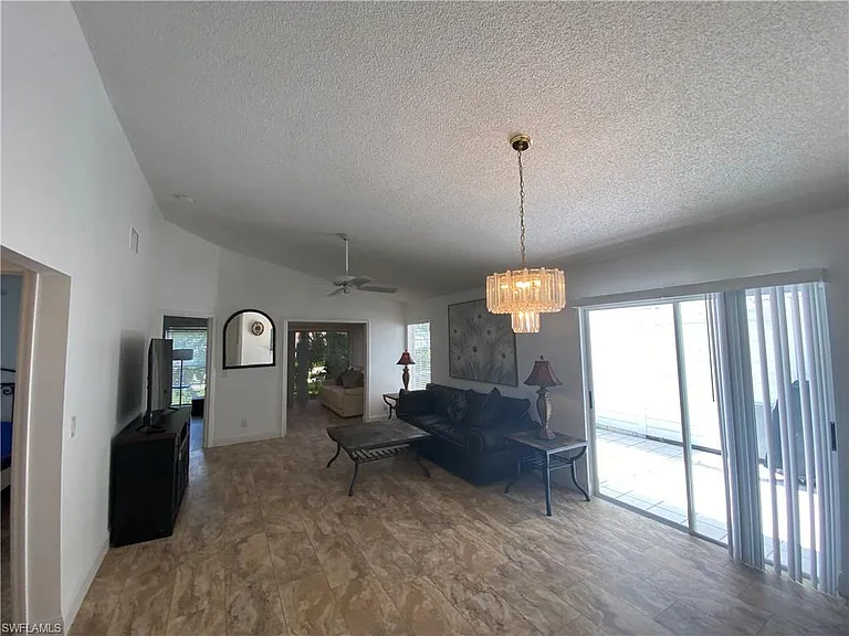 14805 Crooked Pond Ct — Photo 38