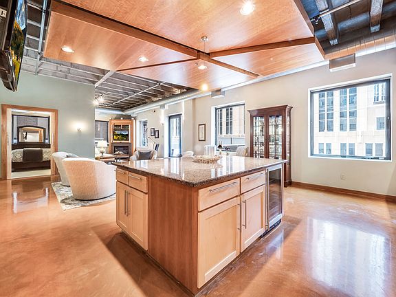 2nd image of 601 Marquette Ave APT 401