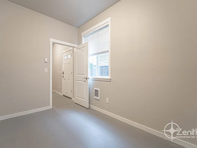 14425 NE 22nd Ave — Photo 27