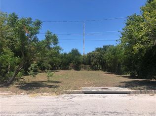 323 E Rio Grande St, Taylor, TX 76574