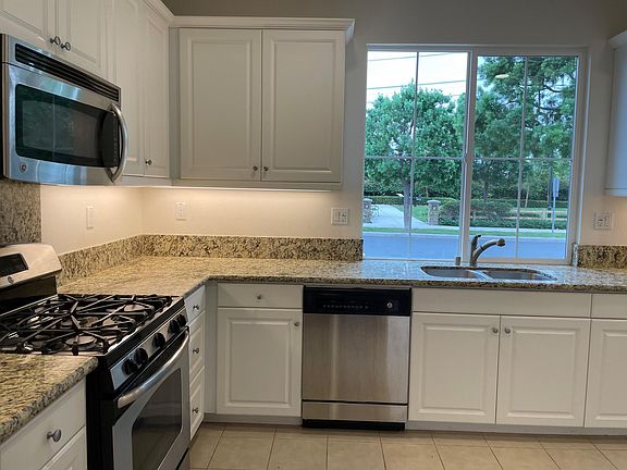 5th image of 15517 Jasmine Pl