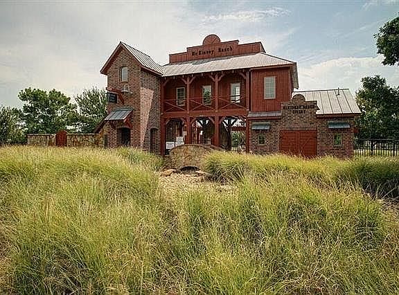 2nd image of 5909 Chuck Wagon Ln