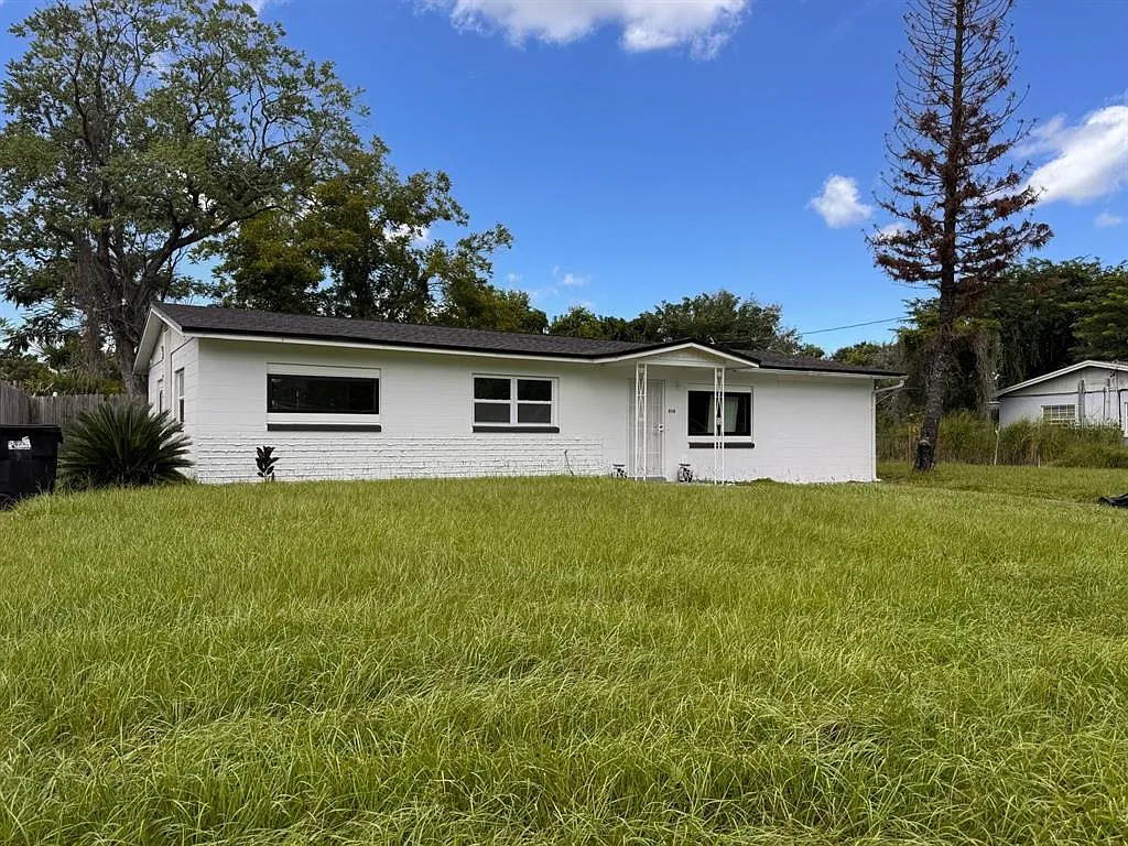 3 bed, 3.0 bath, 2230 sqft, $3,000 — Photo 2