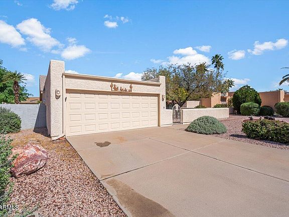 3rd image of 25824 S DARTFORD Drive