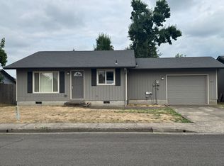 450 S 7th St, Creswell, OR 97426