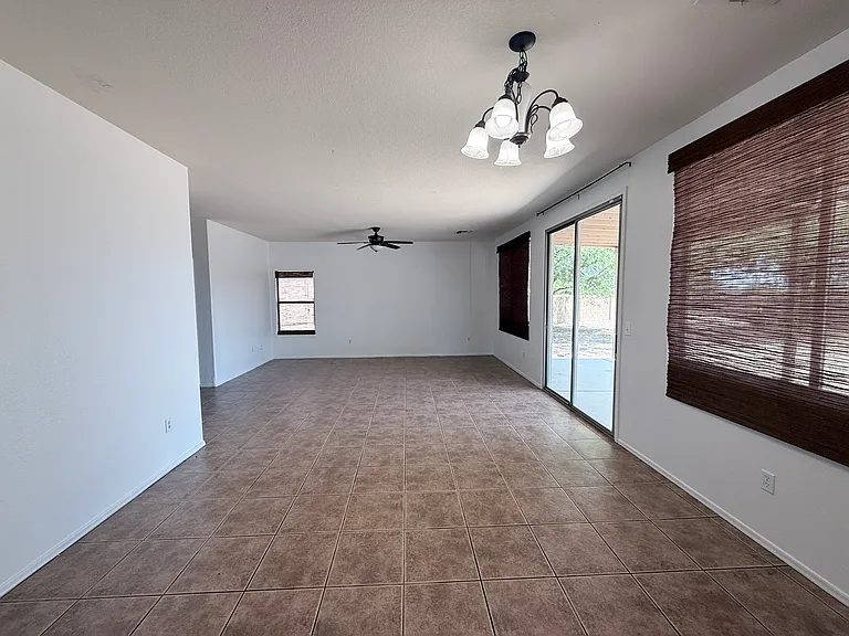 7137 S Placita Del Campo — Photo 4