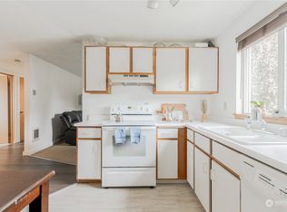 10323 15th Avenue Ct E APT D, Tacoma, WA