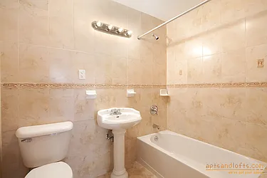 Rented by aptsandlofts.com