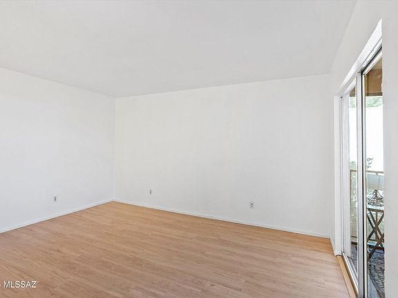 2nd image of 1600 N Wilmot Rd Unit 244