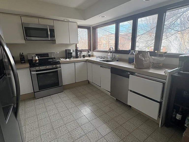 354 E Harriet Ave — Photo 3