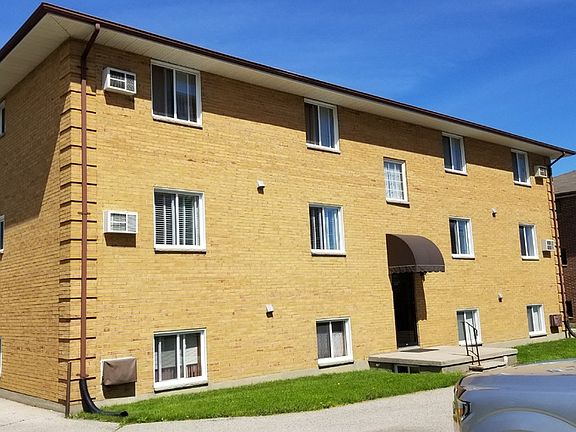 2nd image of 227 Highview Dr #1A