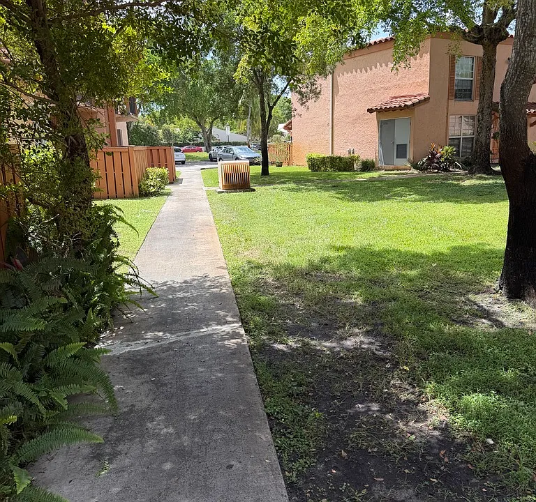 7101 Miami Lakes Dr #Q11