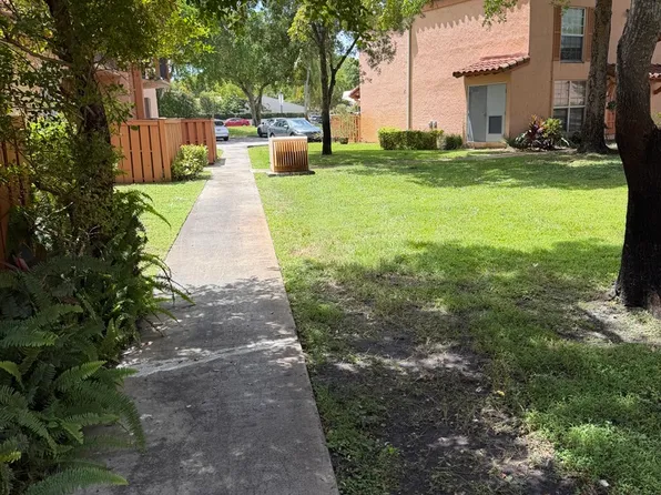 7101 Miami Lakes Dr APT Q11, Miami Lakes, FL 33014