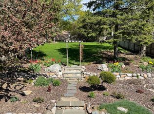 4050 Glacier Ln N, Plymouth, MN 55446