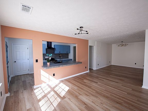 5th image of 2927 8th St