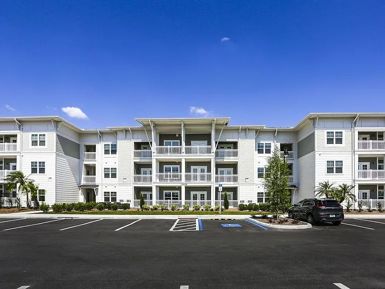 The Iris at Northpointe — Photo 21