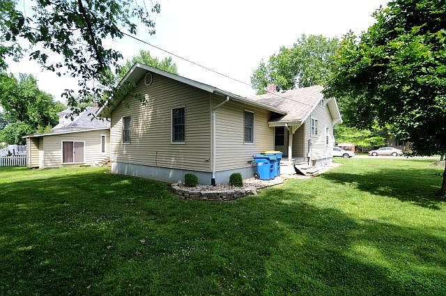 2nd image of 833 Ruskin Ave