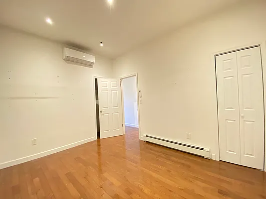 Rented by Kaden Realty | media 10