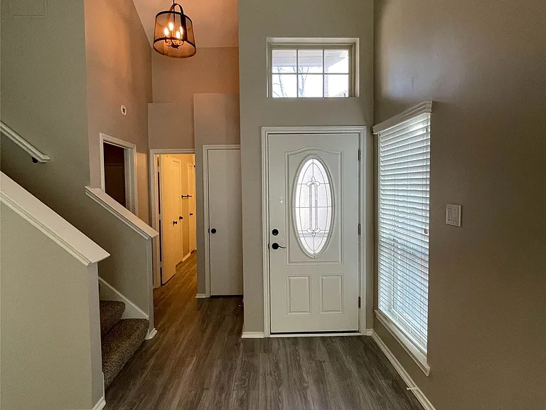 2917 Roxboro Rd — Photo 3