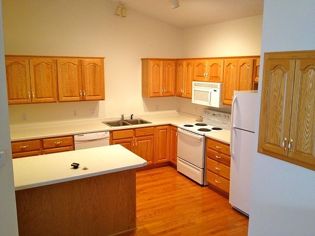 2nd image of 705 10th St SW