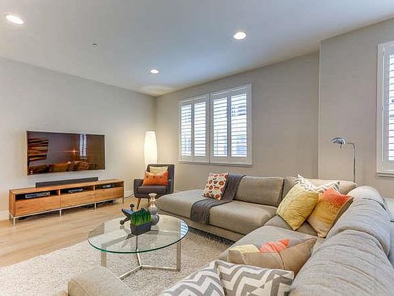 4th image of 471 Landeros Dr