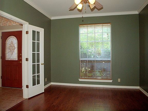 4th image of 203 Ambrose Dr