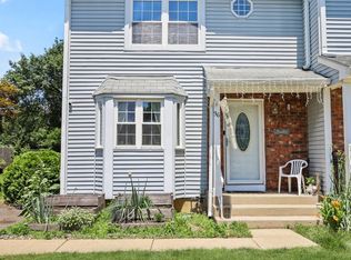36 Hannah Dr, Dayton, NJ 08810