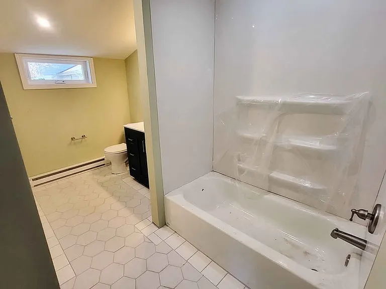 544 N Chatham St — Photo 12