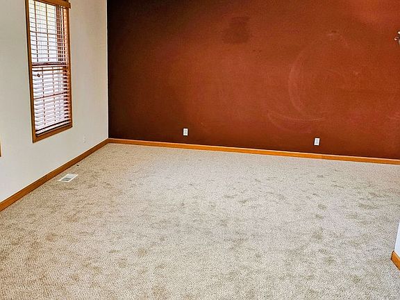 3rd image of 447 W Fairway Dr