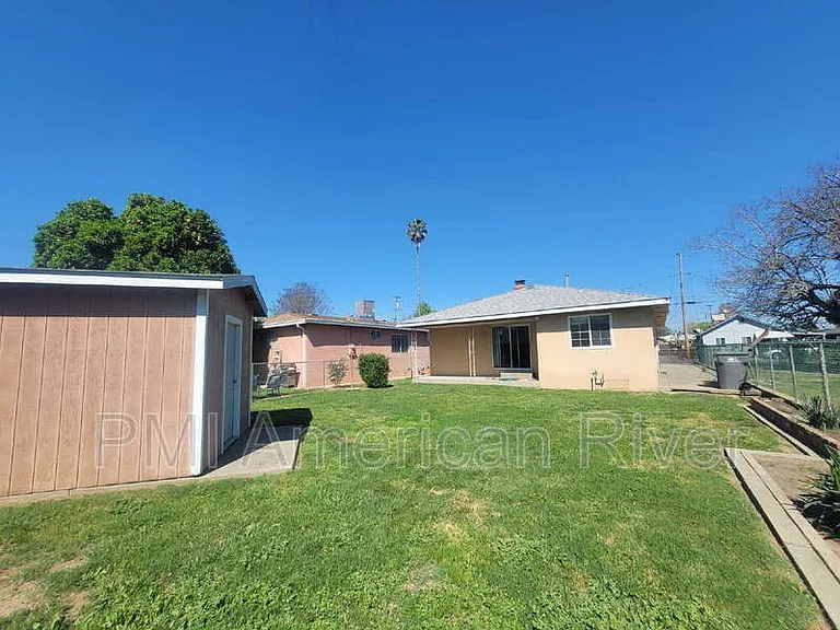 625 Elizabeth St — Photo 16