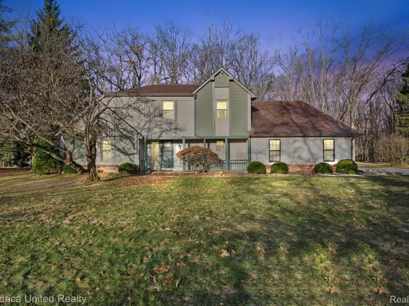 5112 Kierstan Dr, Brighton, MI 48114