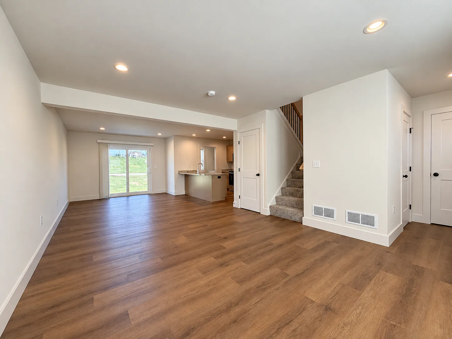 3 bed, 2.5 bath, 1380 sqft, $1,950 — Photo 4