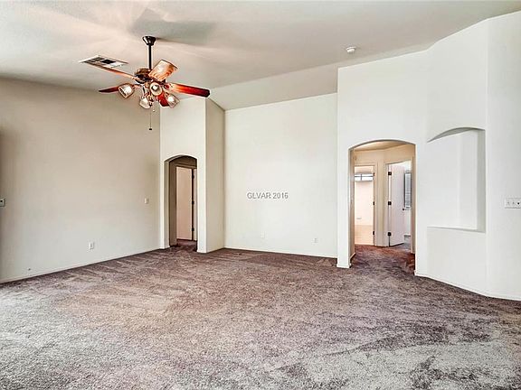 5th image of 987 Trackers Glen Ave