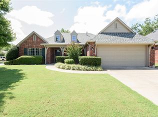 2104 W East Ct S, Jenks, OK 74037