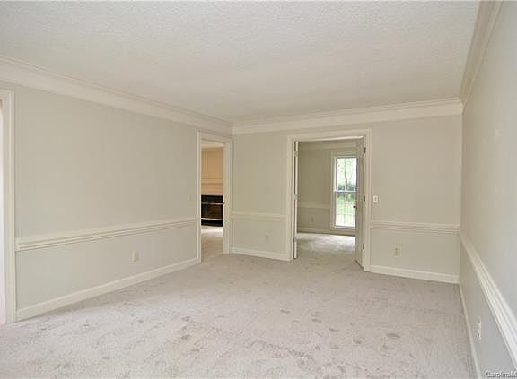 4th image of 1936 Tanfield Dr