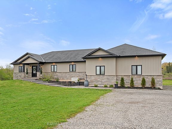 4th image of 557 Burleigh Rd N