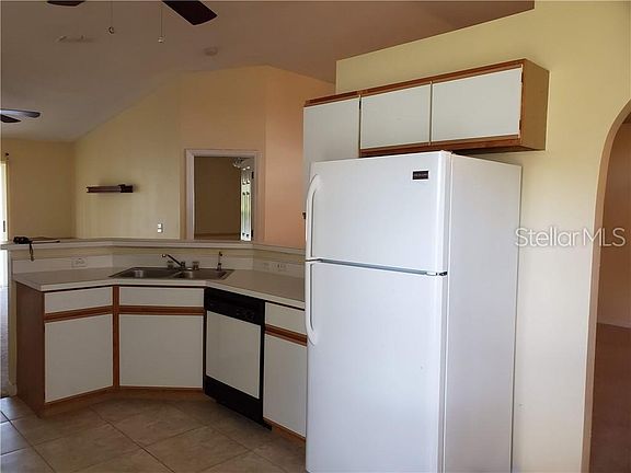 5th image of 3282 Fairhaven Ave
