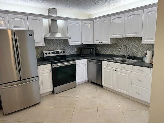 2 bed, 2.0 bath, 1475 sqft, $2,595 — Photo 1