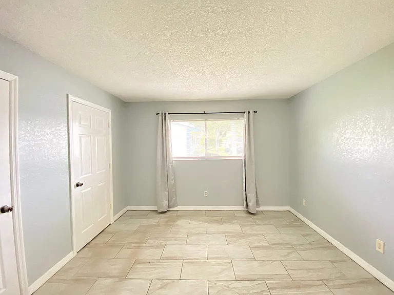 605 Northlake Blvd #63 — Photo 8