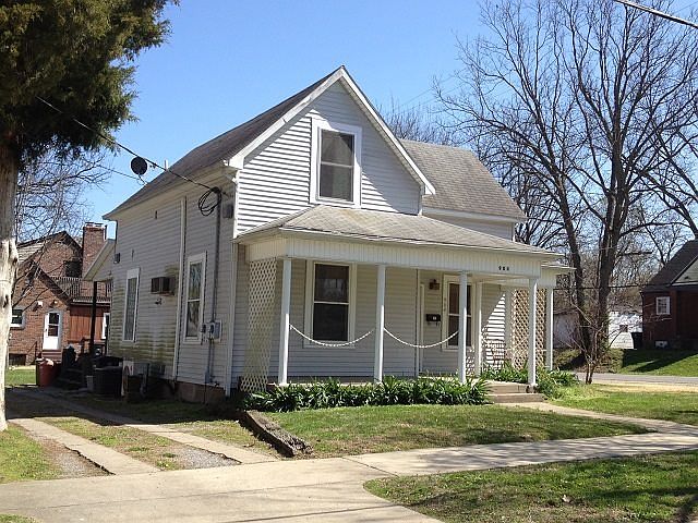 1st image of 904 N Fountain St
