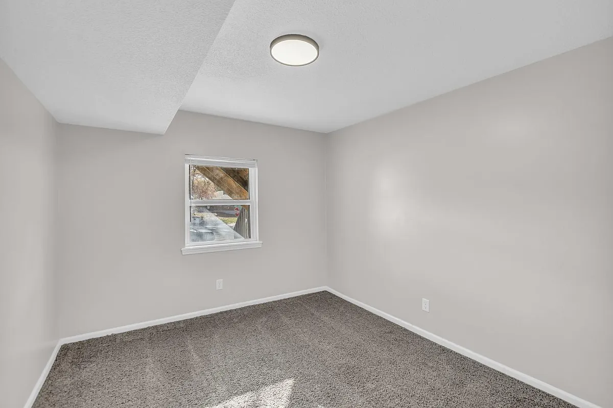 Unit Photo - 9200 E 54th St #8