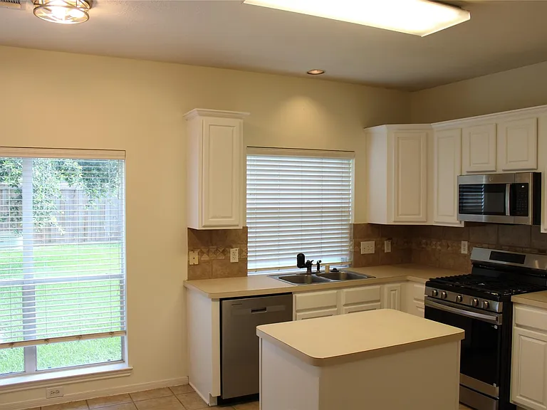 6022 Spanish Oak Dr — Photo 4
