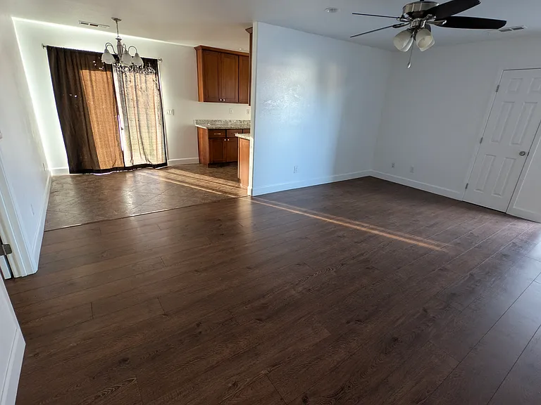 1221 Fordham Ave — Photo 9