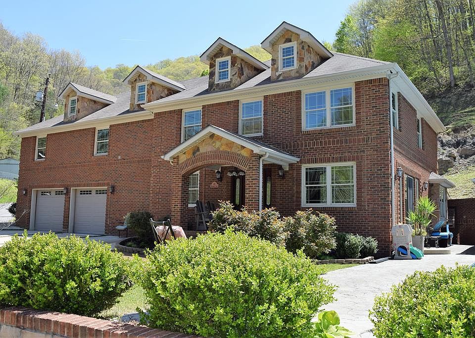 1st image of 43 Wildwood Ln