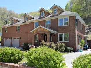 43 Wildwood Ln, Pikeville, KY 41501