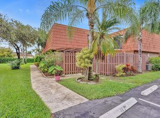8372 N Coral Cir, North Lauderdale, FL 33068