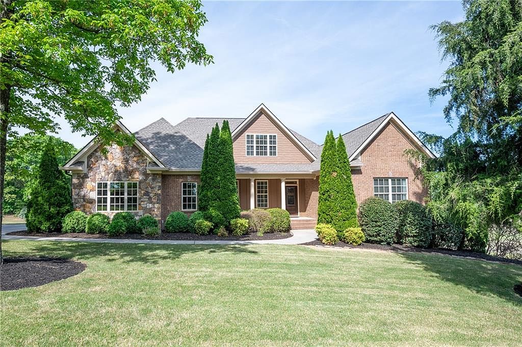 148 Fox Den Dr NE