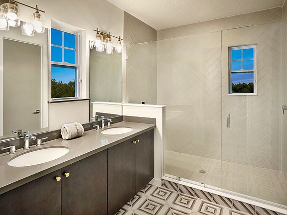 Weslyn Park - Chambord II Interior Image 5