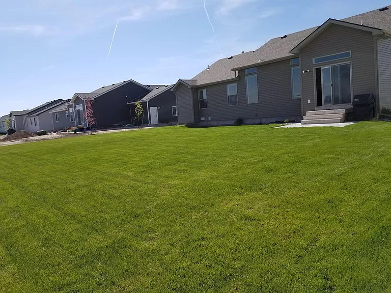 4255 Marlin Dr — Photo 2