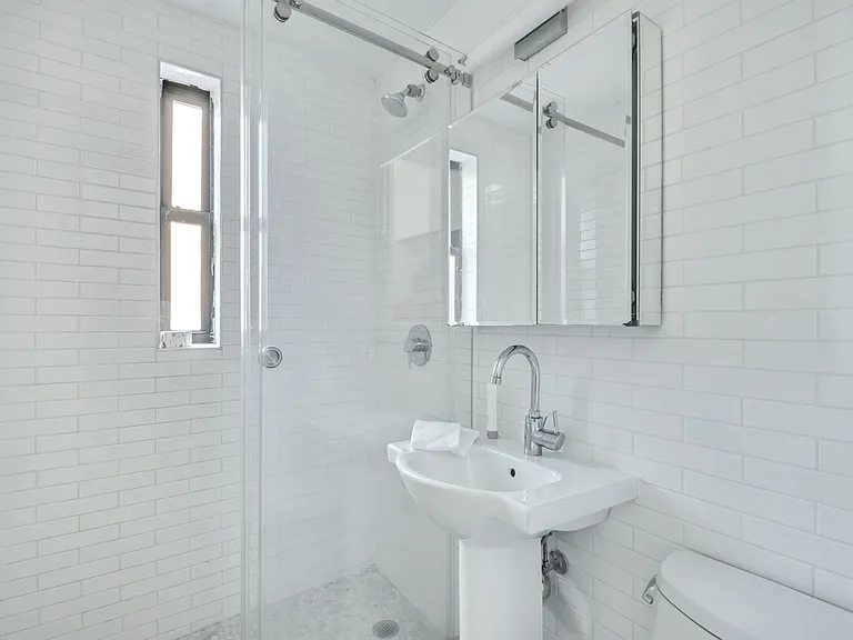 414 W 49th St #2C — Photo 6